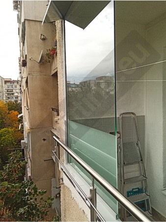 Частично остъкляване на балкон